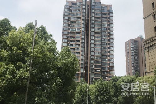 上海灘花園優(yōu)點(diǎn) 不足,上海灘花園怎么樣,上海灘花園周邊房產(chǎn)中介經(jīng)紀(jì)人評(píng)價(jià)